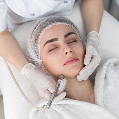 HydraFacial-Treatment-Clinic-Muscat